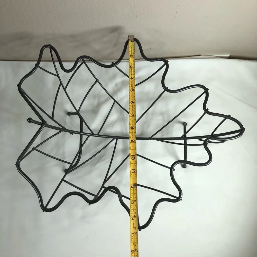 Metallic Sturdy & Durable Leaf Shaped Wire Fruit Basket Tabletop Decor